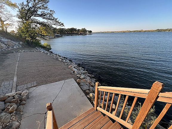 4th image of 48067 Oak Bay Dr