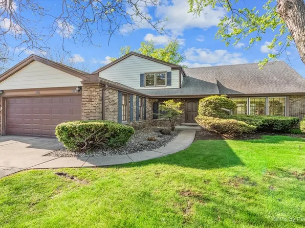 3116 Mary Kay Ln, Glenview, IL 60026