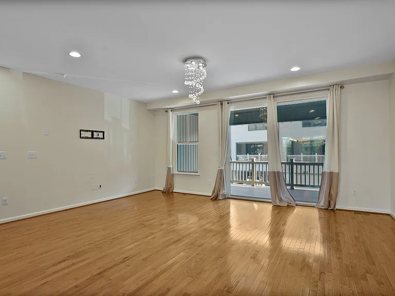 43393 Charitable St — Photo 10