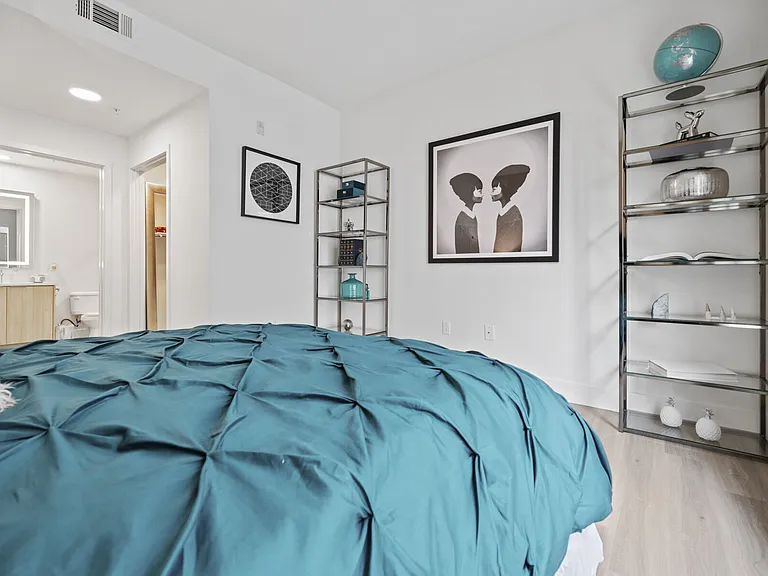 Living at NoHo — Photo 34