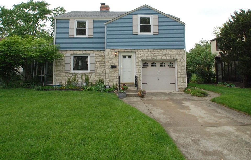 1st image of 1592 College Hill Dr