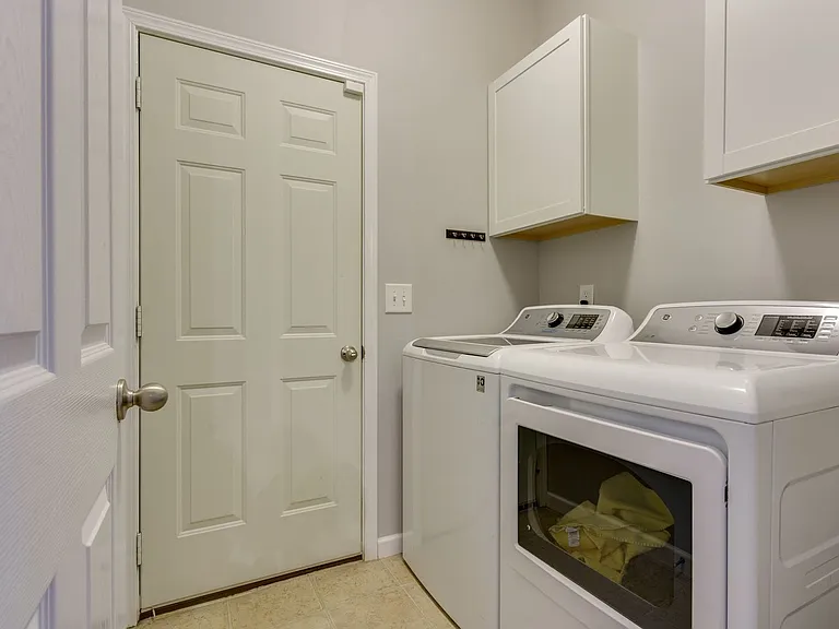 9136 Carissa Dr — Photo 20