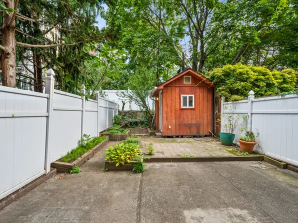 517 Clinton Street image 30 of 33