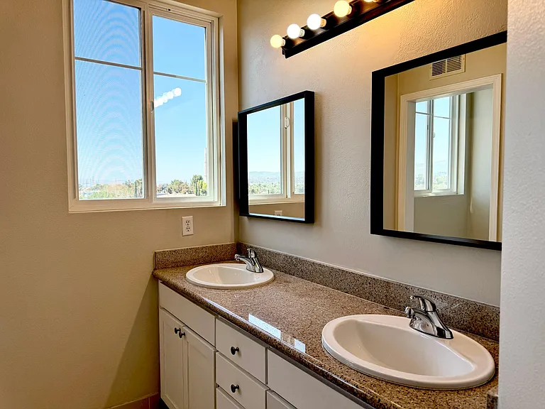 88 E 6th St #309 — Photo 17