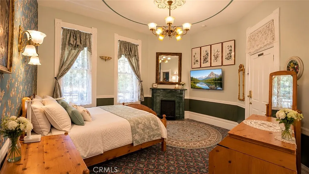 2 bed, 292 sqft, $2,980 — Photo 2