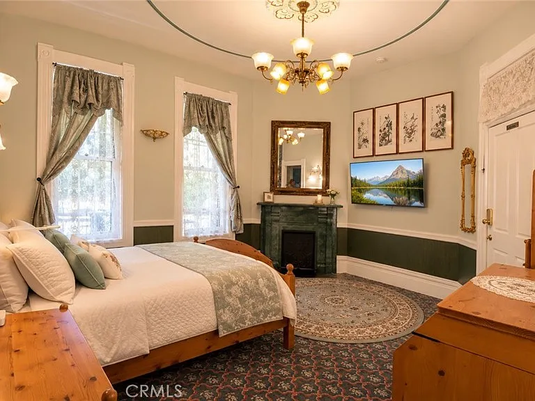 225 N Lima St #101 — Photo 2
