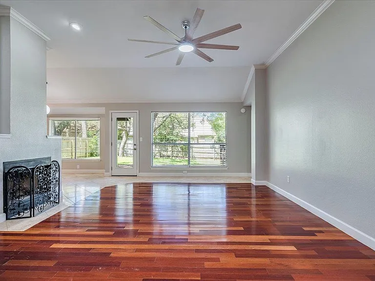 6530 Needham Ln — Photo 4
