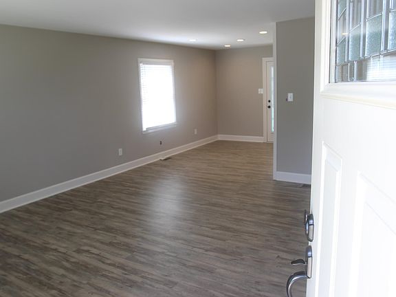 2nd image of 261 Kenlock Dr