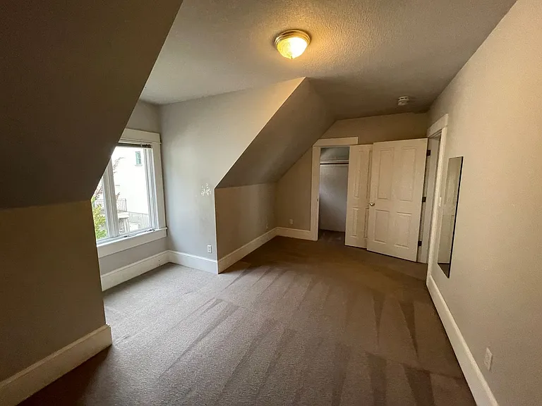 117 SW Whitaker St — Photo 4