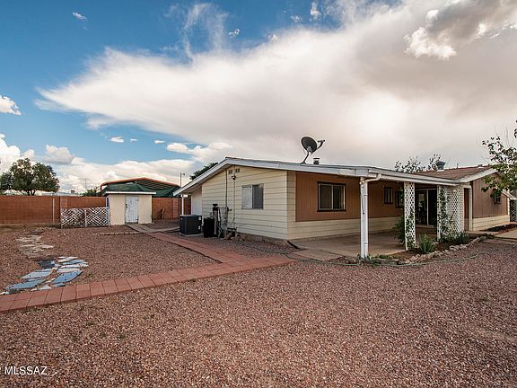 3rd image of 3042 W Pincushion Ln