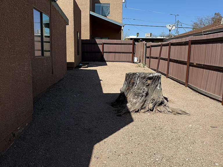415 E Waverly St — Photo 8