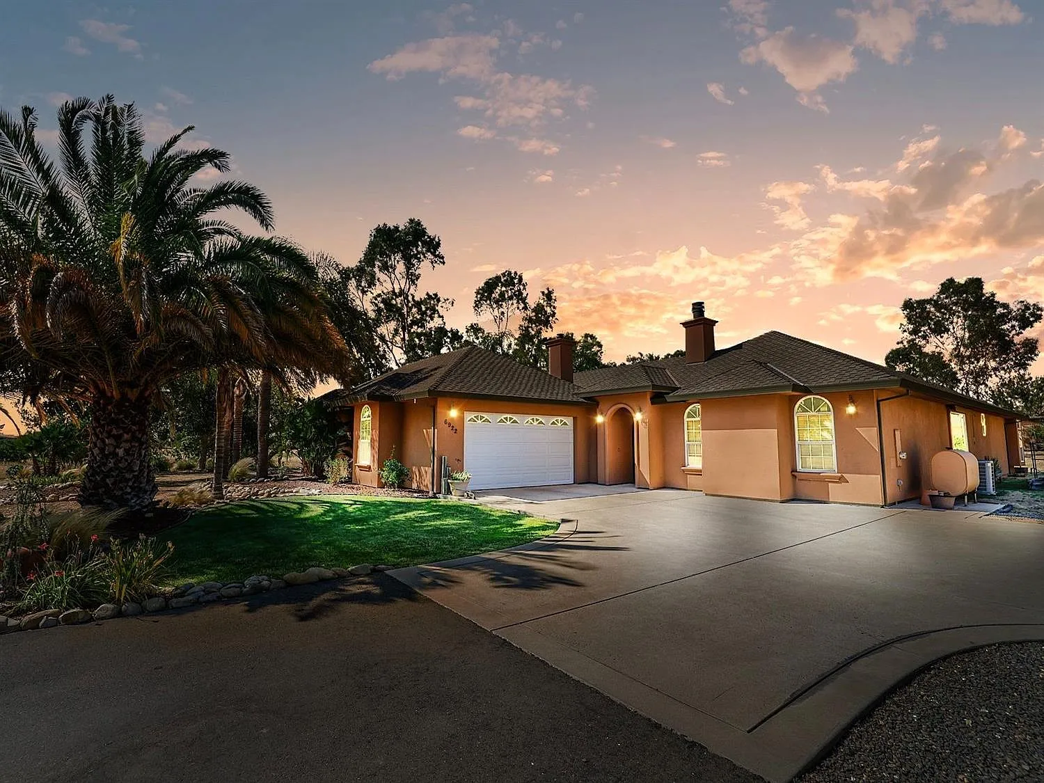 6922 Mitchlen Ct photo 1