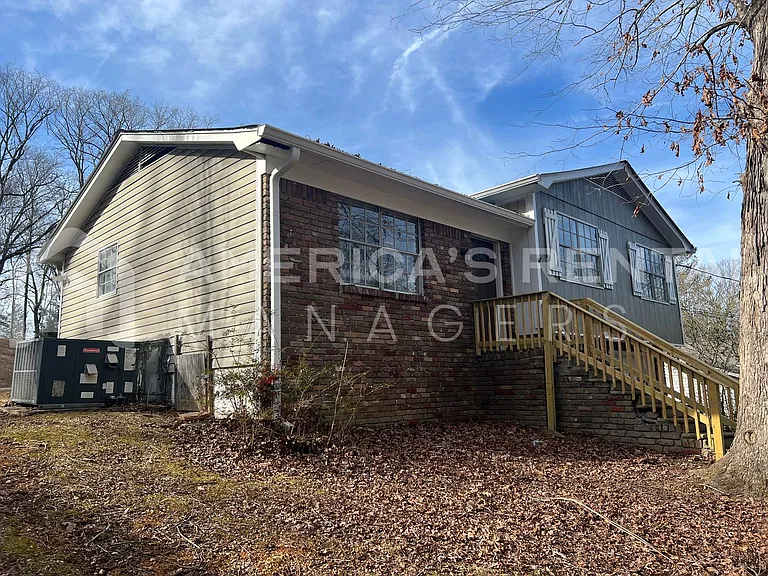 5433 Faucett Rd — Photo 2