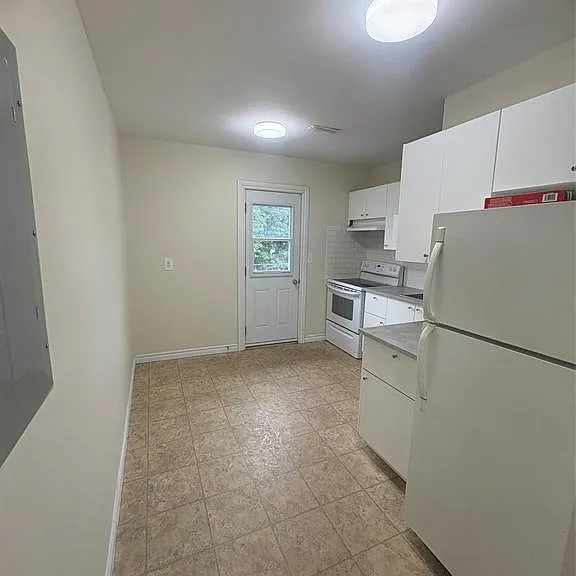 853 Pillette Rd #2 — Photo 5