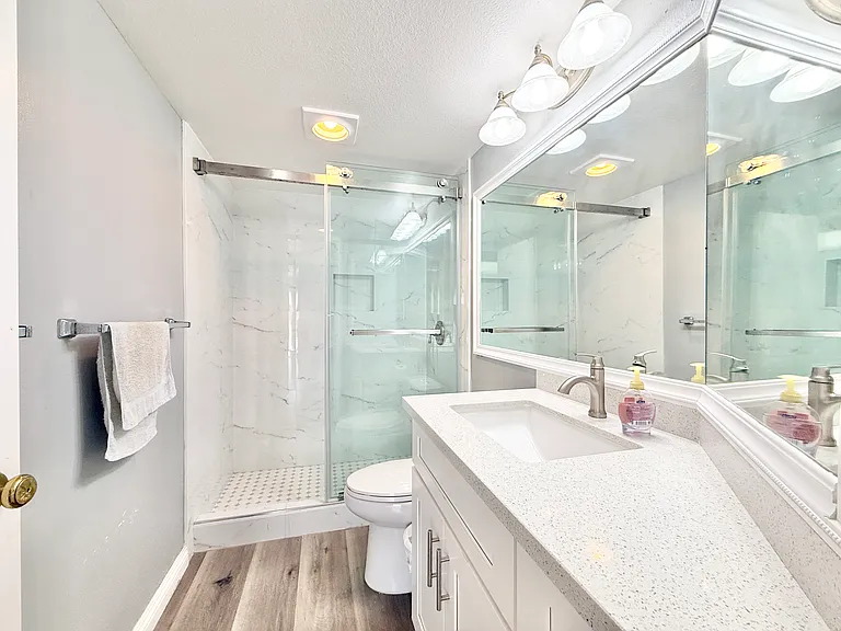 11739 Thomas Hayes Ln — Photo 12