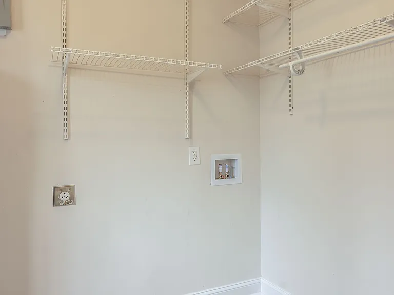 37 Coweta St — Photo 3