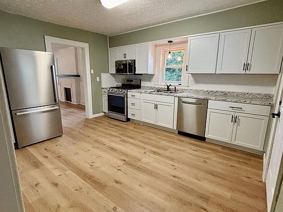 5th image of 2410 Roosevelt Ave