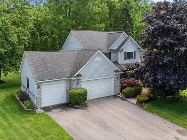 5762 Garnet Cir, Clarkston, MI 48348