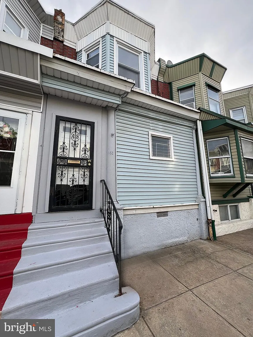1834 S Yewdall St photo 1