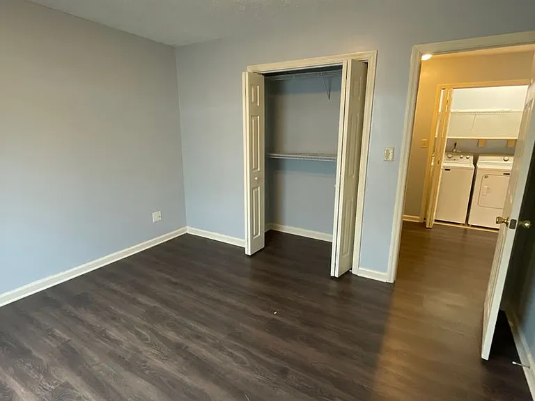 1016 Locust Ct — Photo 14