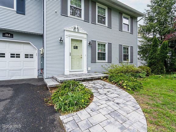 3rd image of 164 Kenwood Ave