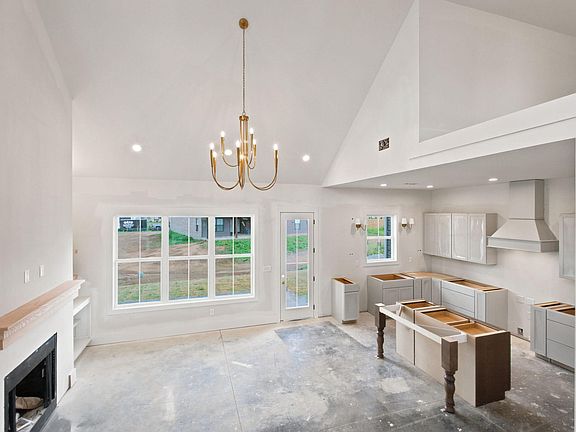 3rd image of 225 Madison Ave