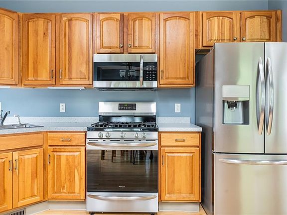5th image of 9 Cambridge Cir