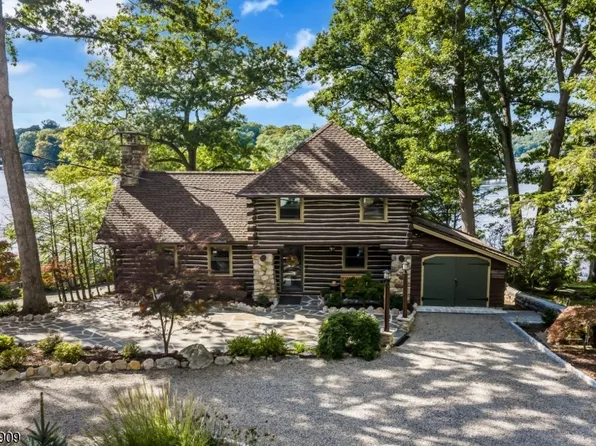 141 New Jersey Ave, Jefferson Twp., NJ 07849