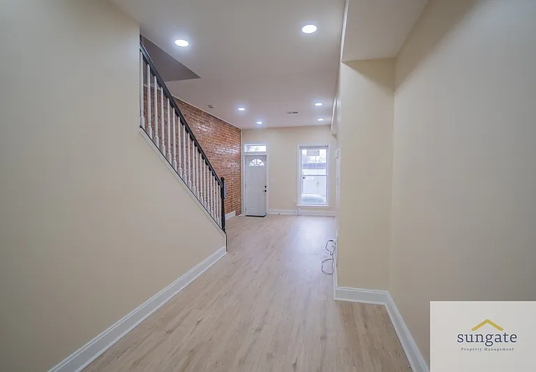 3205 Esther Pl — Photo 5