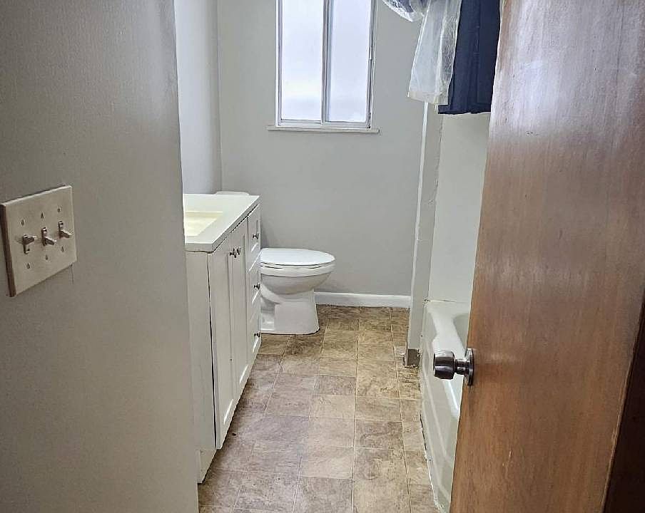 1st image of 15513 Maplewood Ave