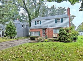 251 Ridgewood Dr, Amherst, NY 14226