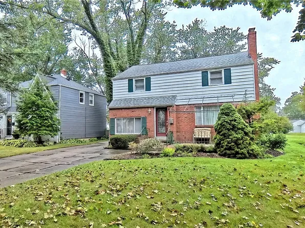 251 Ridgewood Dr, Amherst, NY 14226