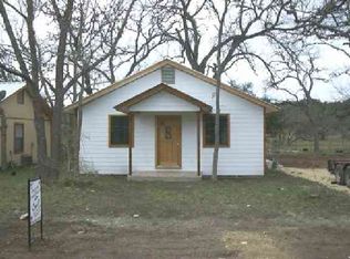 12 Pecan St, Leakey, TX 78873
