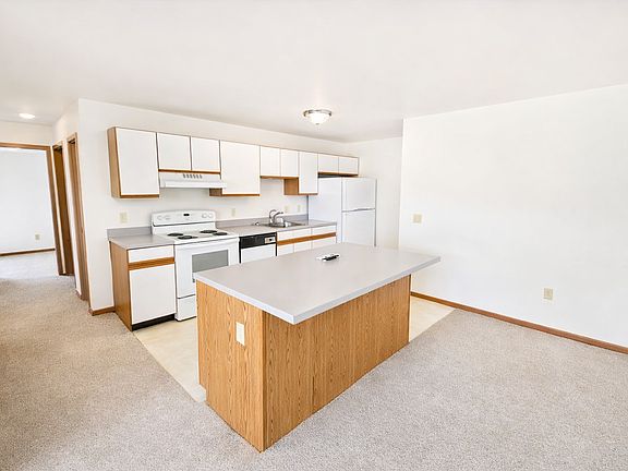 5th image of 207 3rd Ave #36