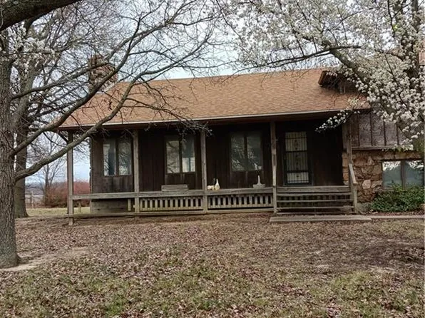 304 S 69th Hwy, Pittsburg, KS 66762