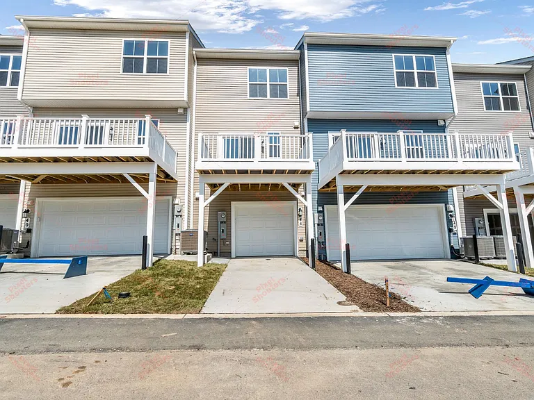 1324 Cedar Valley Rd — Photo 1