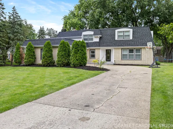 350 Meadowlark Rd, Bloomingdale, IL 60108