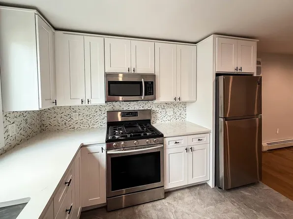 195 Hutton Street image 4 of 26