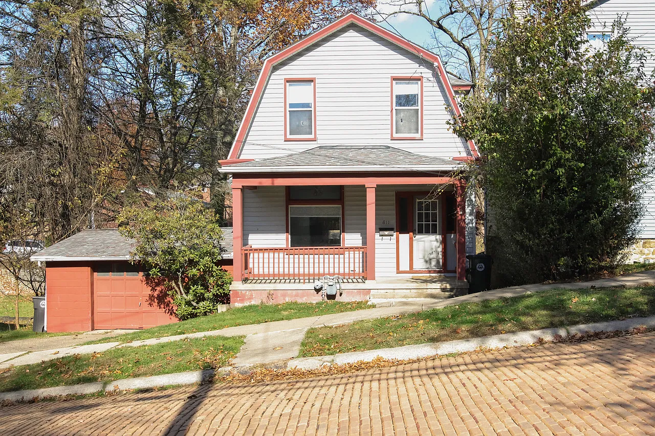 811 Delaware Ave photo 1