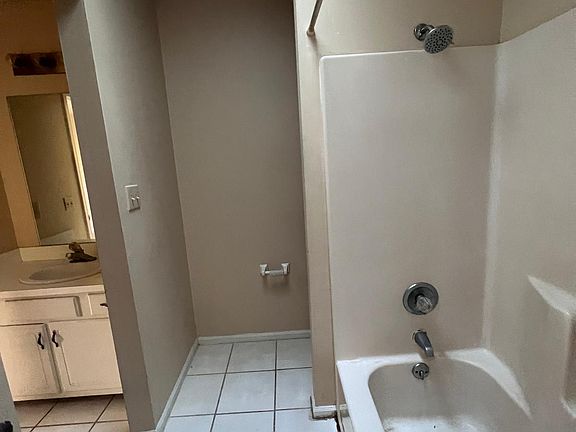 4th image of 506 62nd Ave N APT 4