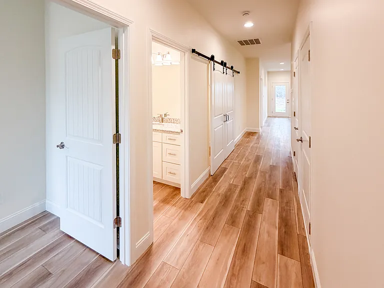 1404 Summer Meadow Dr — Photo 3