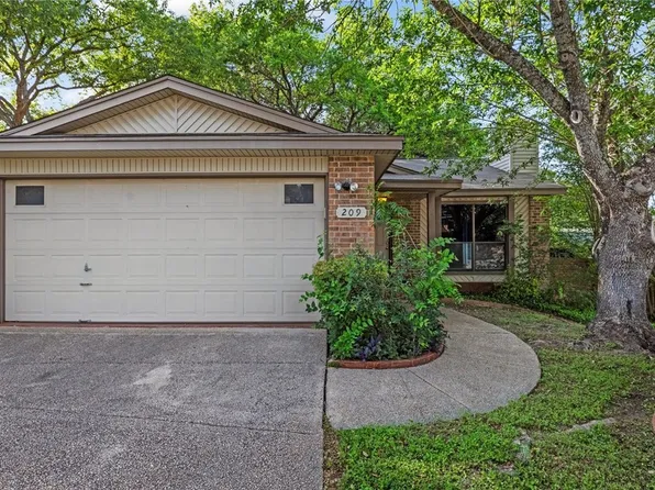 209 Crystal Cyn, Universal City, TX 78148