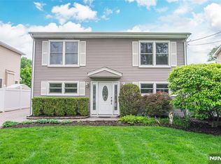 530 Salem St, Paramus, NJ 07652