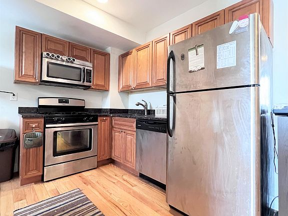 3rd image of 1531 W Girard Ave APT 4F