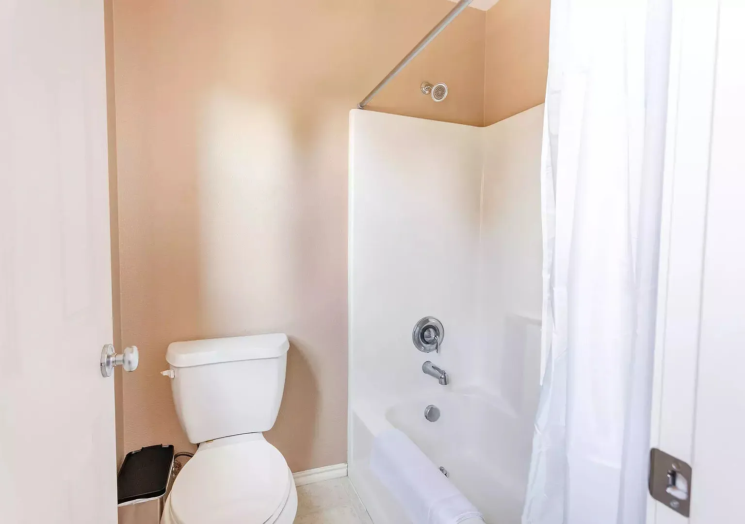 Fully Furnished Beautiful Single Family Home for Rent — Photo 3