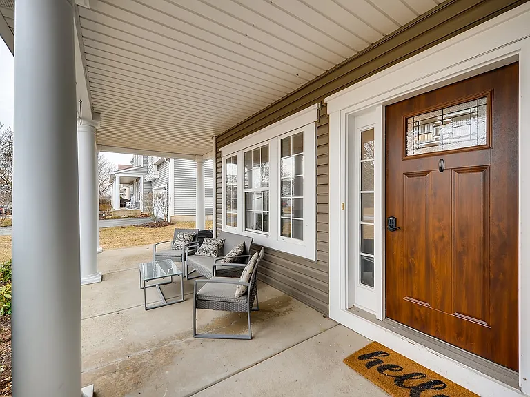 1020 Evergreen Ct — Photo 2