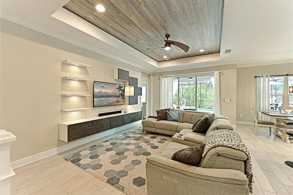 4 bed, 3.0 bath, 2611 sqft, $4,500 — Photo 4