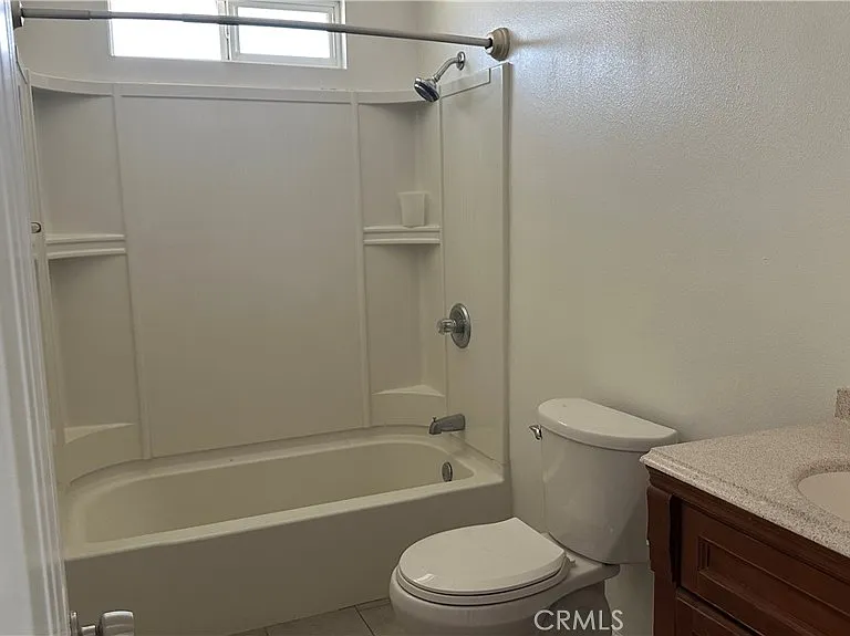 340 N Dalton Ave — Photo 6
