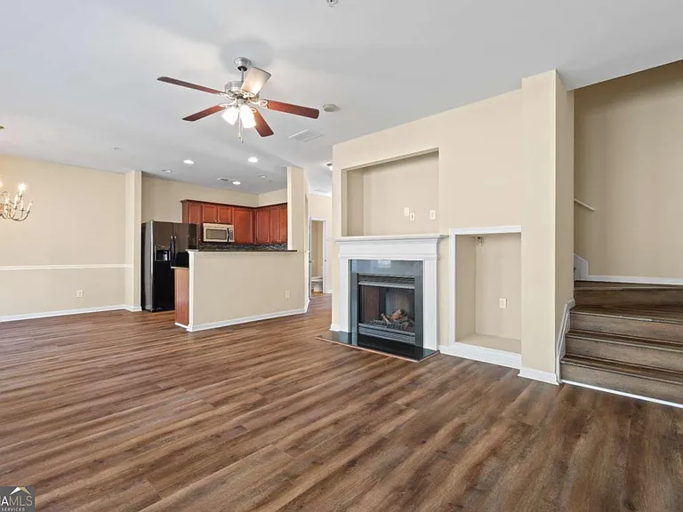 3323 Castleberry Village Cir — Photo 5