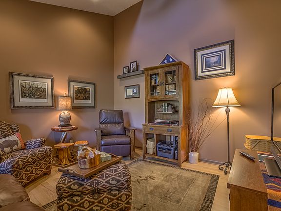4th image of 8101 Ponderosa Dr